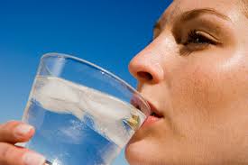 Bli äldre med rent vatten av vattenfilter